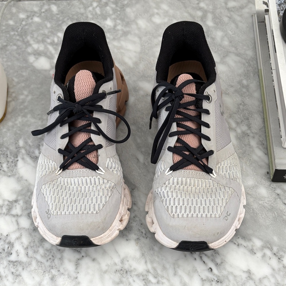 ON Women's Cloudflyer Running Shoes - Picture 2 of 11